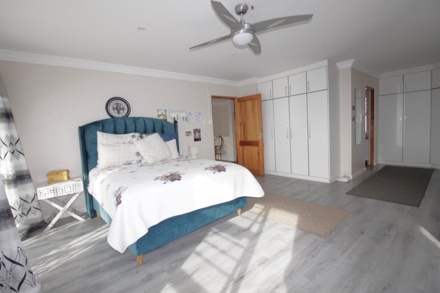 3 Bedroom Property for Sale in Wavecrest Eastern Cape